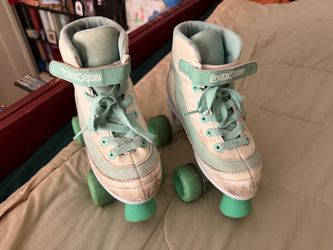 Roller Derby Quad Roller Skates  size 2