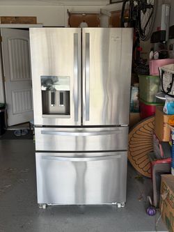 2016 Whirlpool Fridge