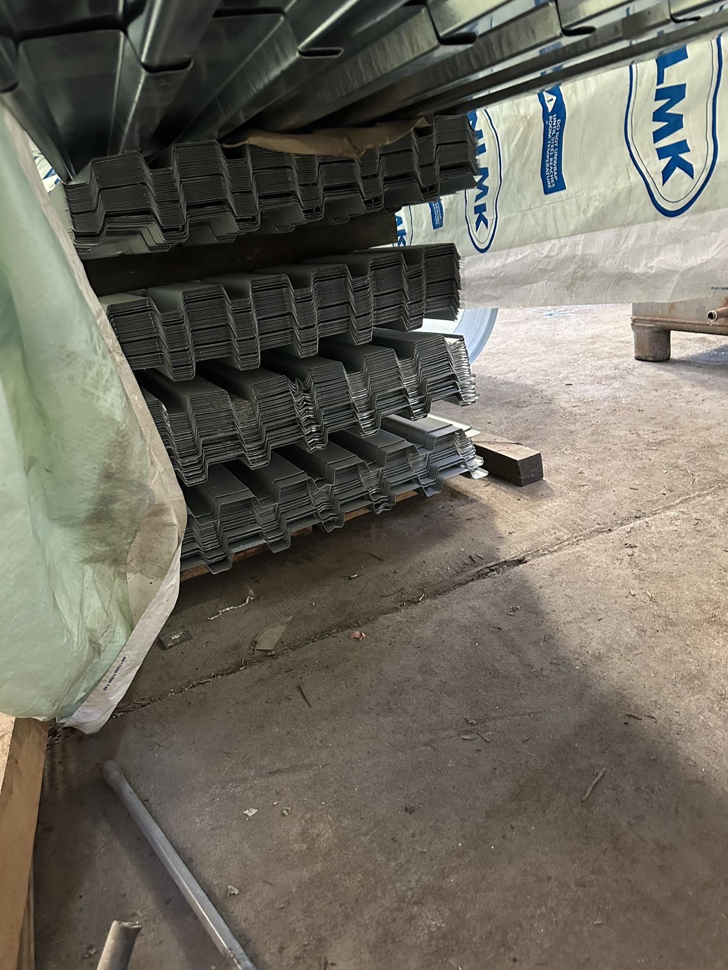 Roof Decking B Type 22G