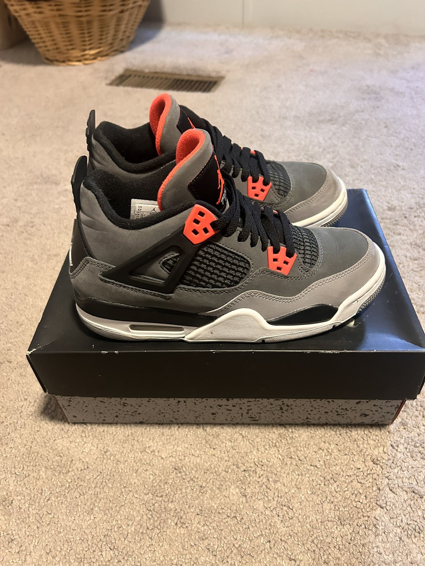 Jordan 4 Infared Size 6Y