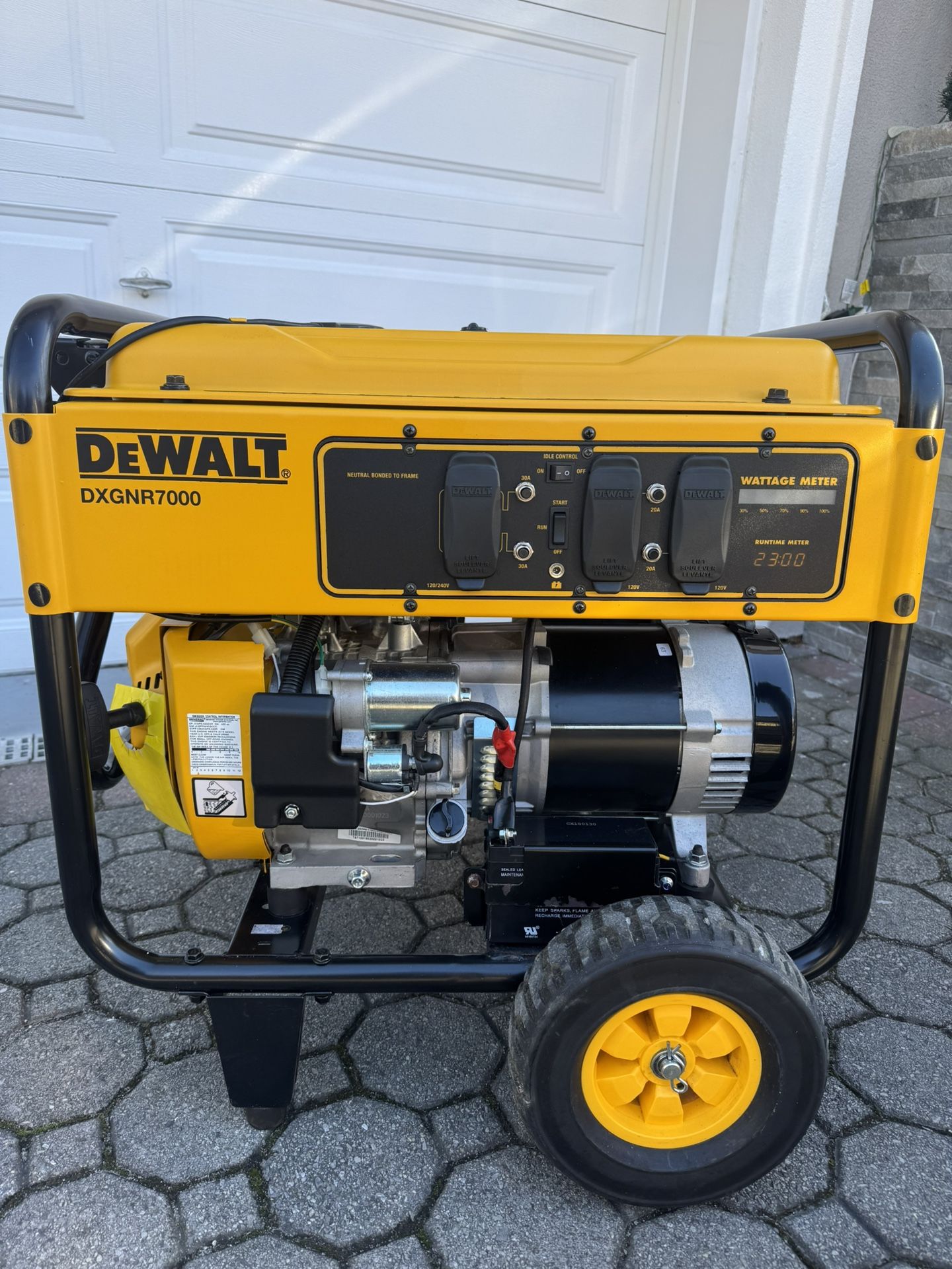 DeWalt GXNR7000 Generator