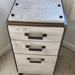 15.75” Wide 3 Drawer Mobile File Cabinet
