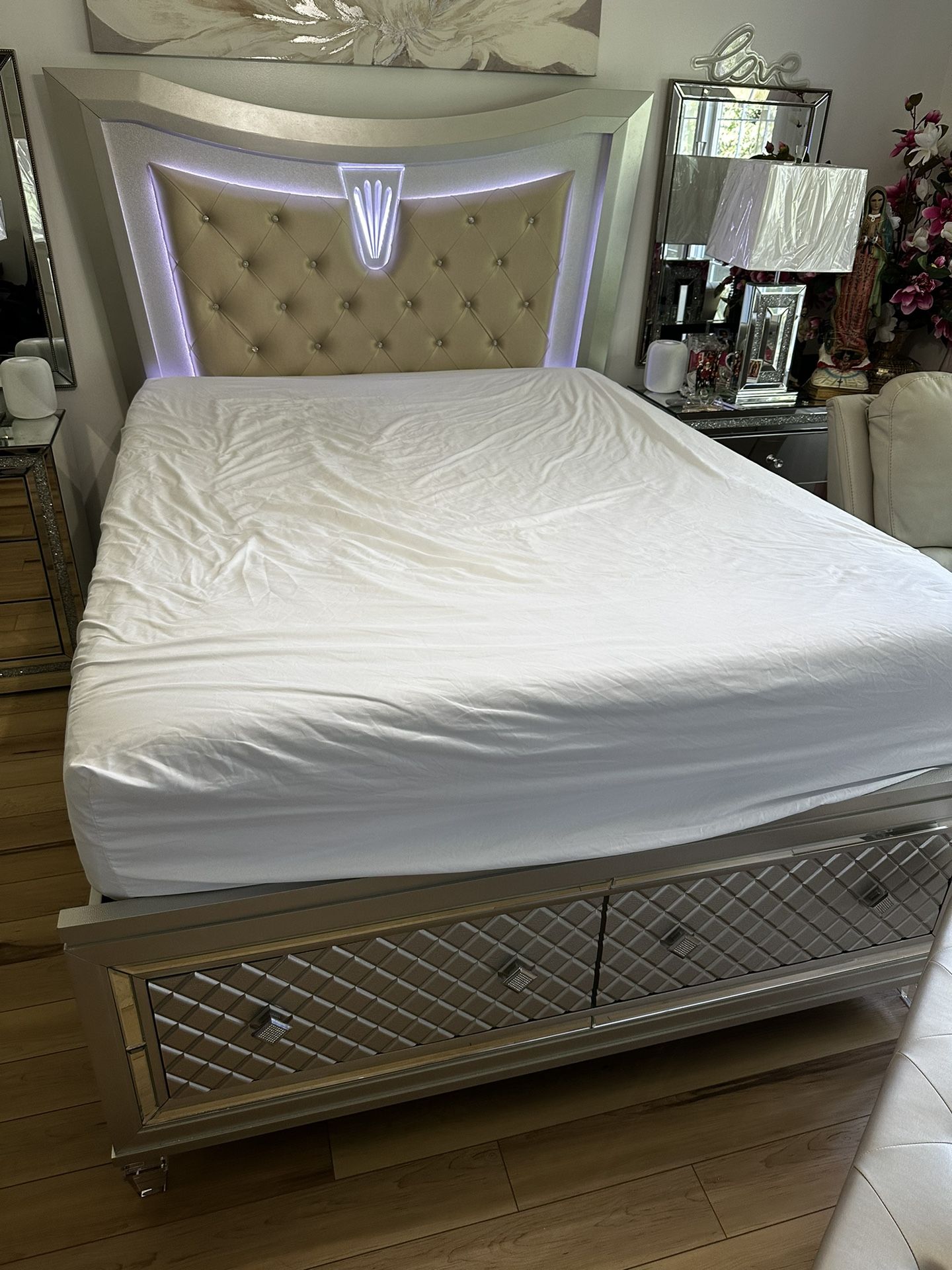 Queen Bed With The Bench Only