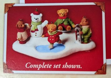Hallmark keepsake Hollyday Hill Set Of 5
