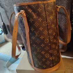 💯% Louis Vuitton Monogram GM Bucket Bag 💯