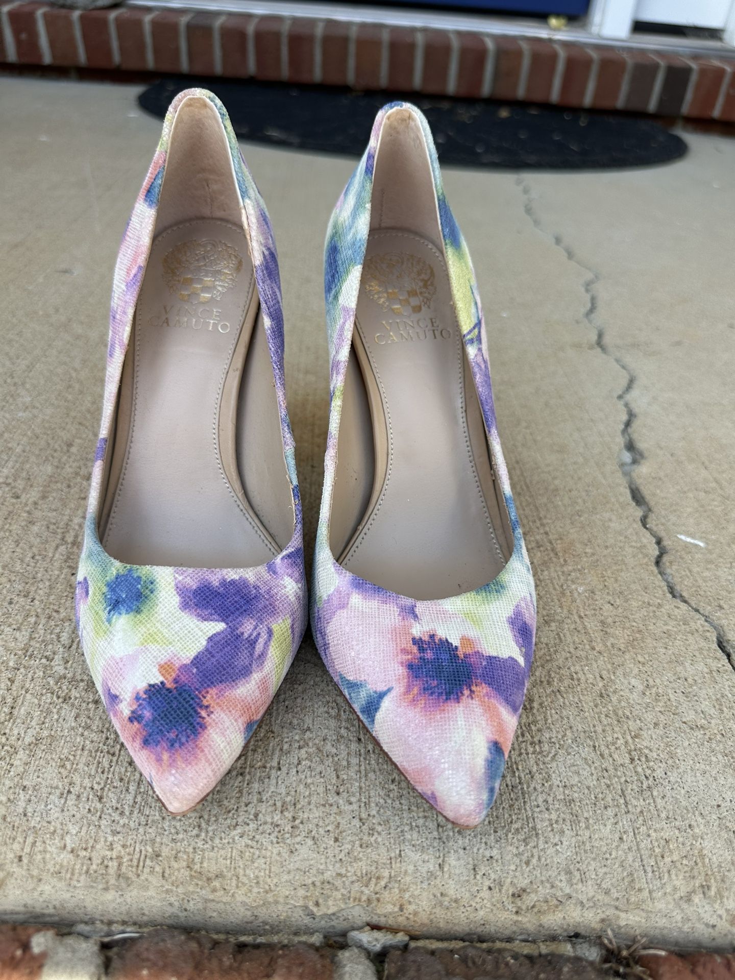 Vince Camuto Floral Heels 6.5