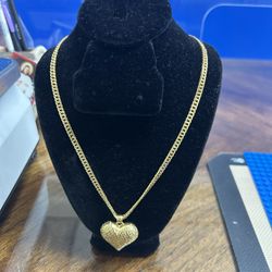 18k Gold With Heart Pendant 19 Inches Pick Up Only!!