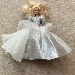 Happy holidays 1992 Barbie doll