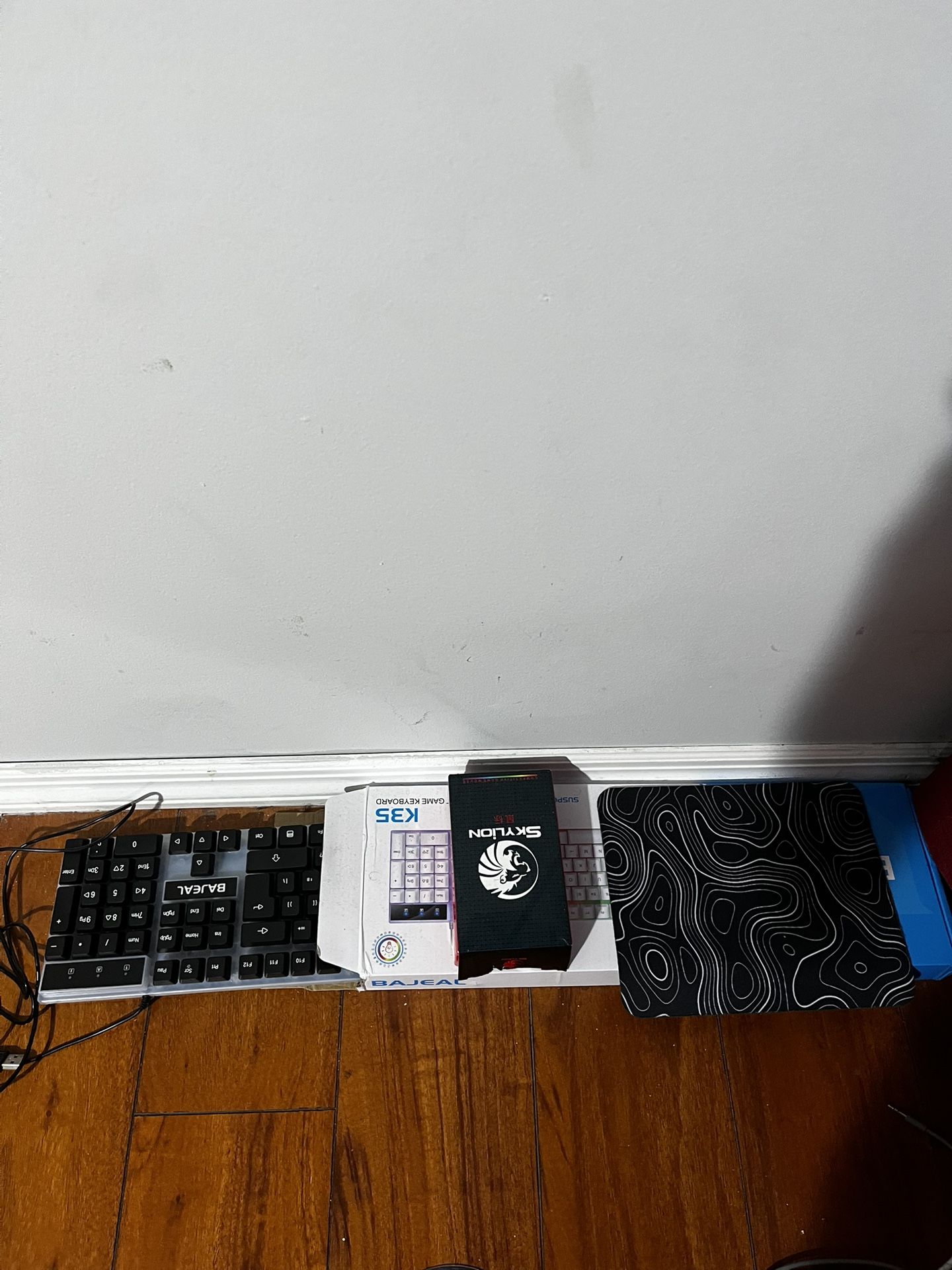 selling a keyboard and mouse also a Mousepad for 10$-30$ I pad 50$ for it.