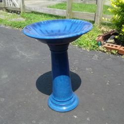2 Piece Bird Bath, Turquoise Blue Color.