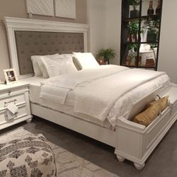 Kanwyn Whitewash Queen Panel Bed
Ashley Furniture$10 Down Payment Financing And Delivery