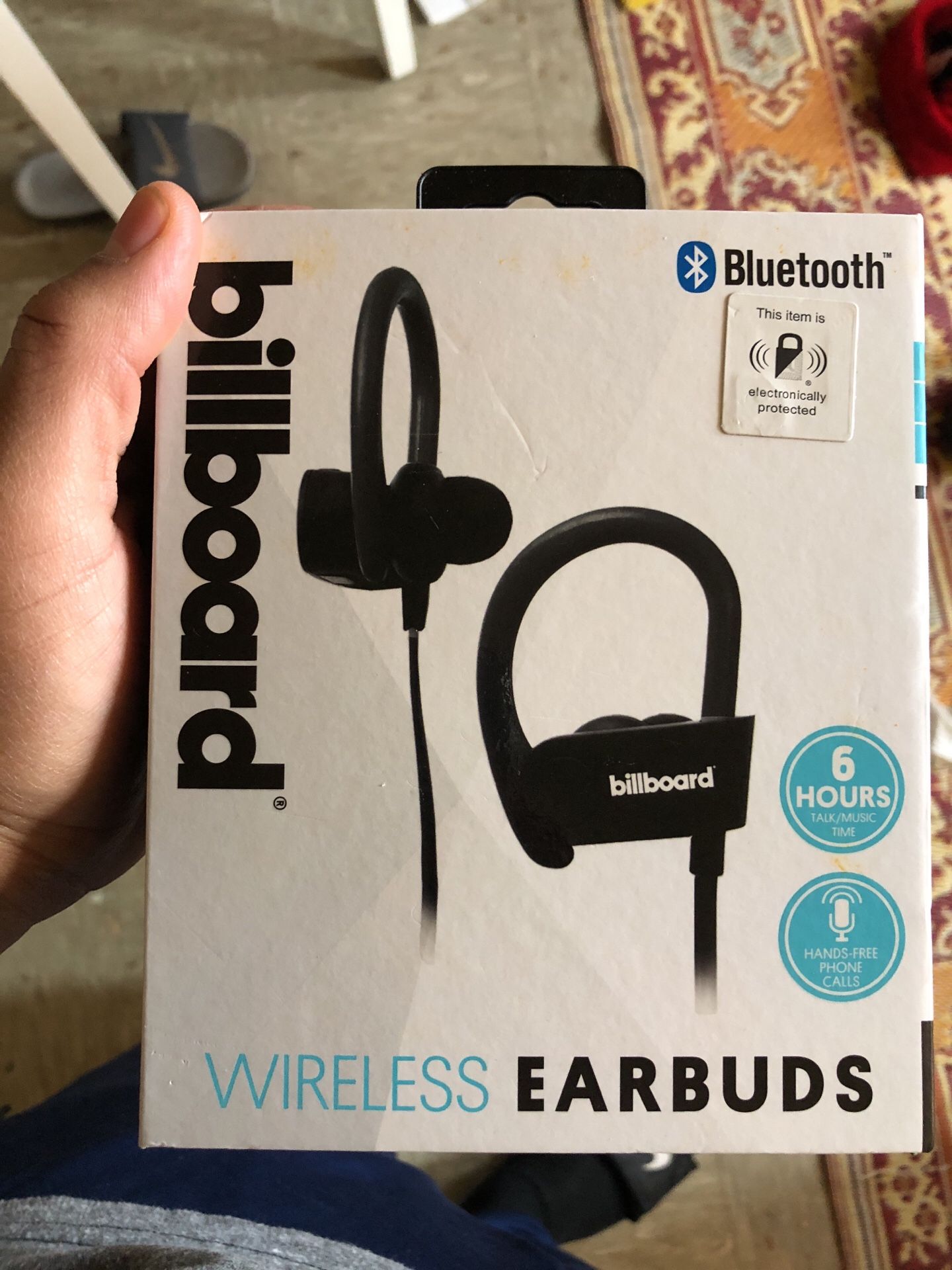 Wireless earbuds