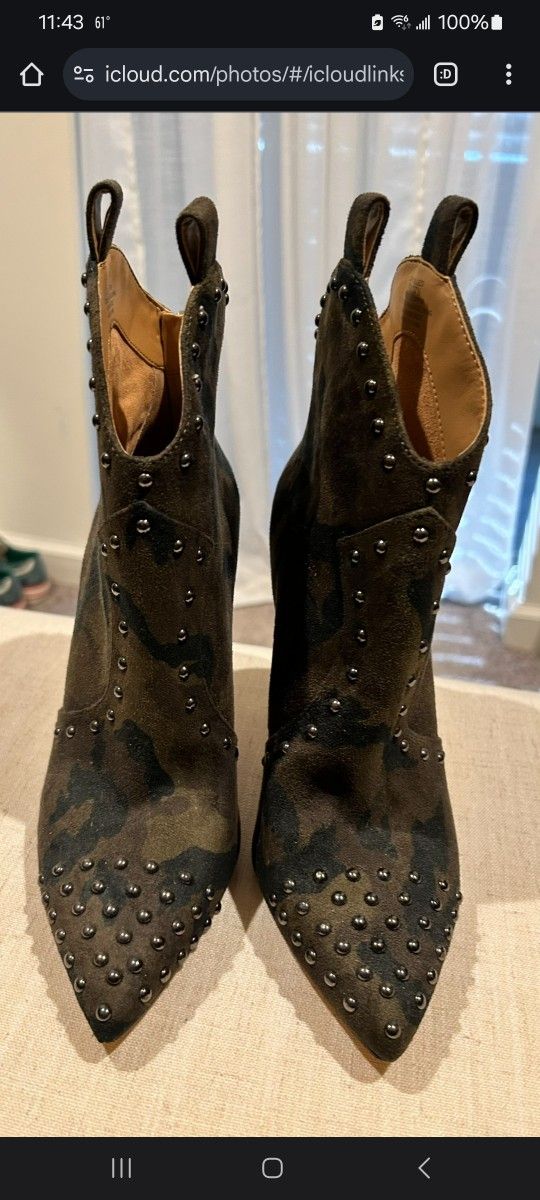 Camouflage Boots