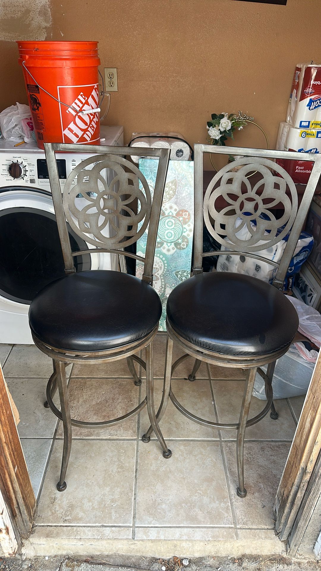 Bar Stool’s Very Good Condition Black Leather