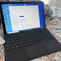 Mircrosoft Surface Pro 5th Gen Like new 