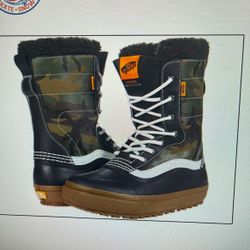 Men’s Vans Snow Boots Size 10  NEW IN BOX