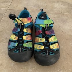 Keen size 3 Water/hiking Shoes