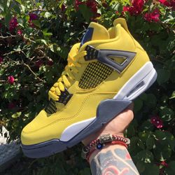 Jordan 4 Lightning