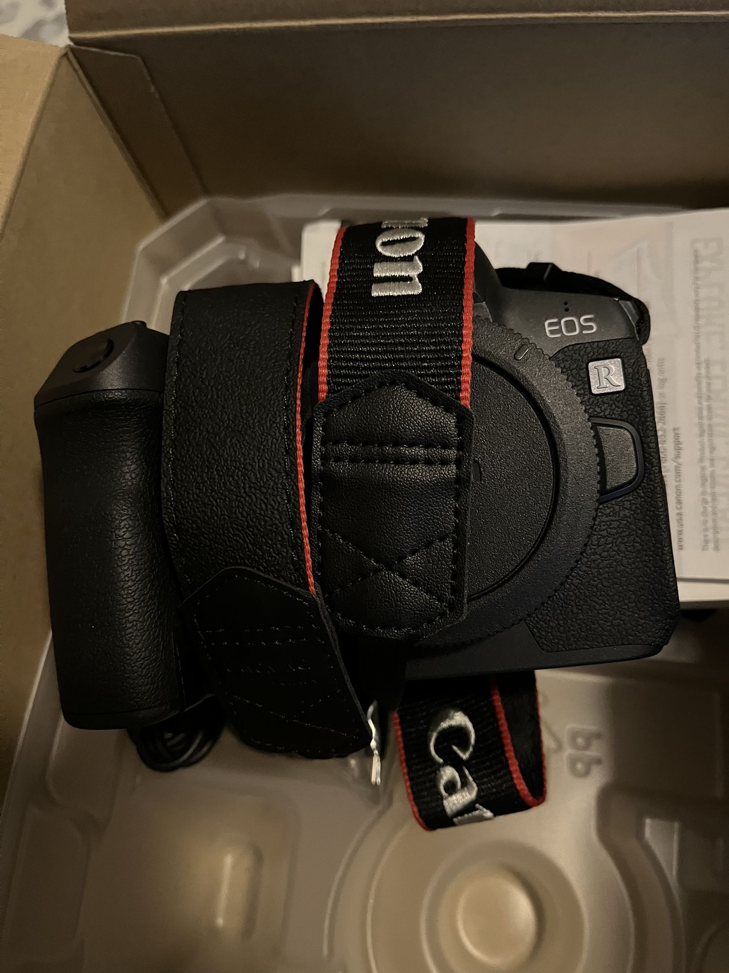 Canon EOS R 