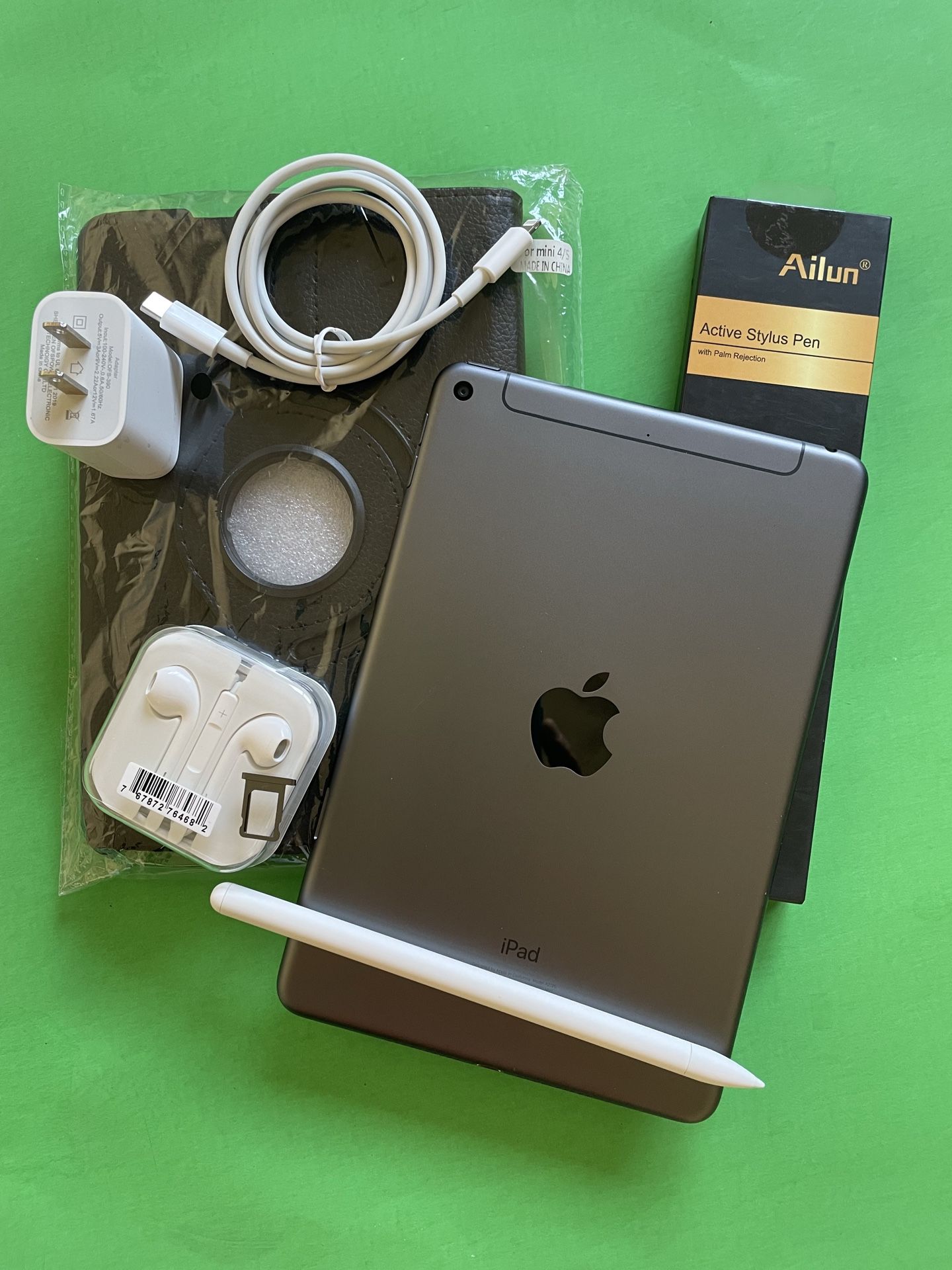 Apple Ipad Mini 5th Generation (Latest iOS 26 upto date) 64GB WiFi 