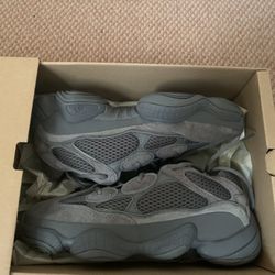 DS yeezy 500 granite size 7.5