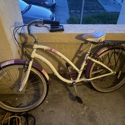 Women Bike With Basket In Great Shape. Best Offer