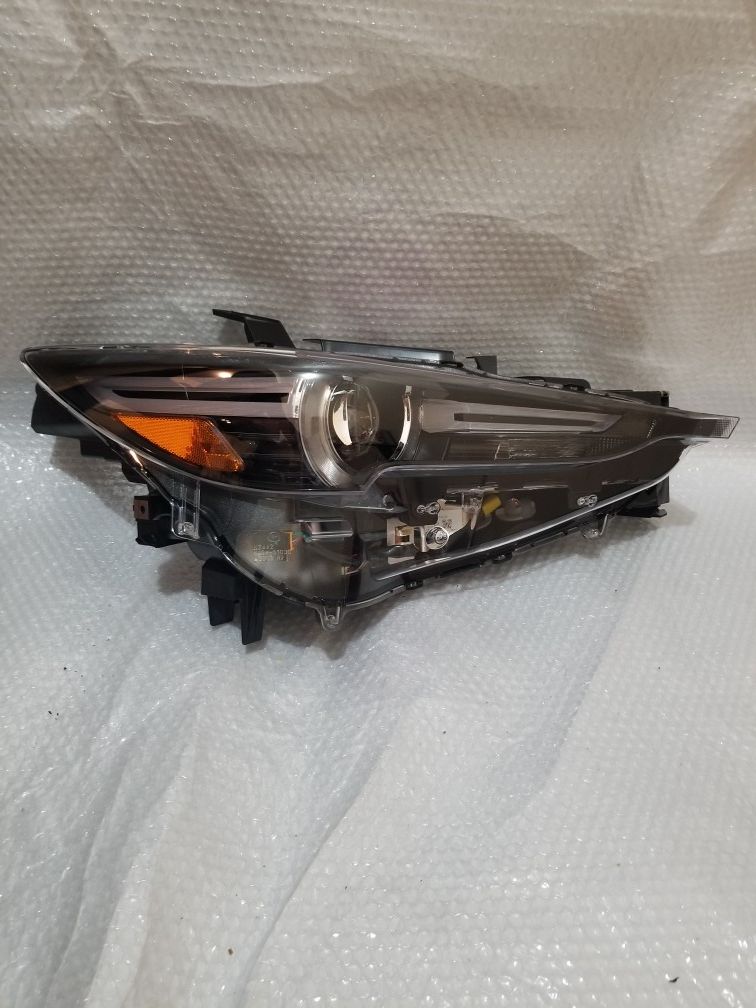 Mazda Front Right Headlamp Headlight Assembly housing OEM Part # KL2L 51 030