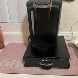 KEURIG coffee maker 