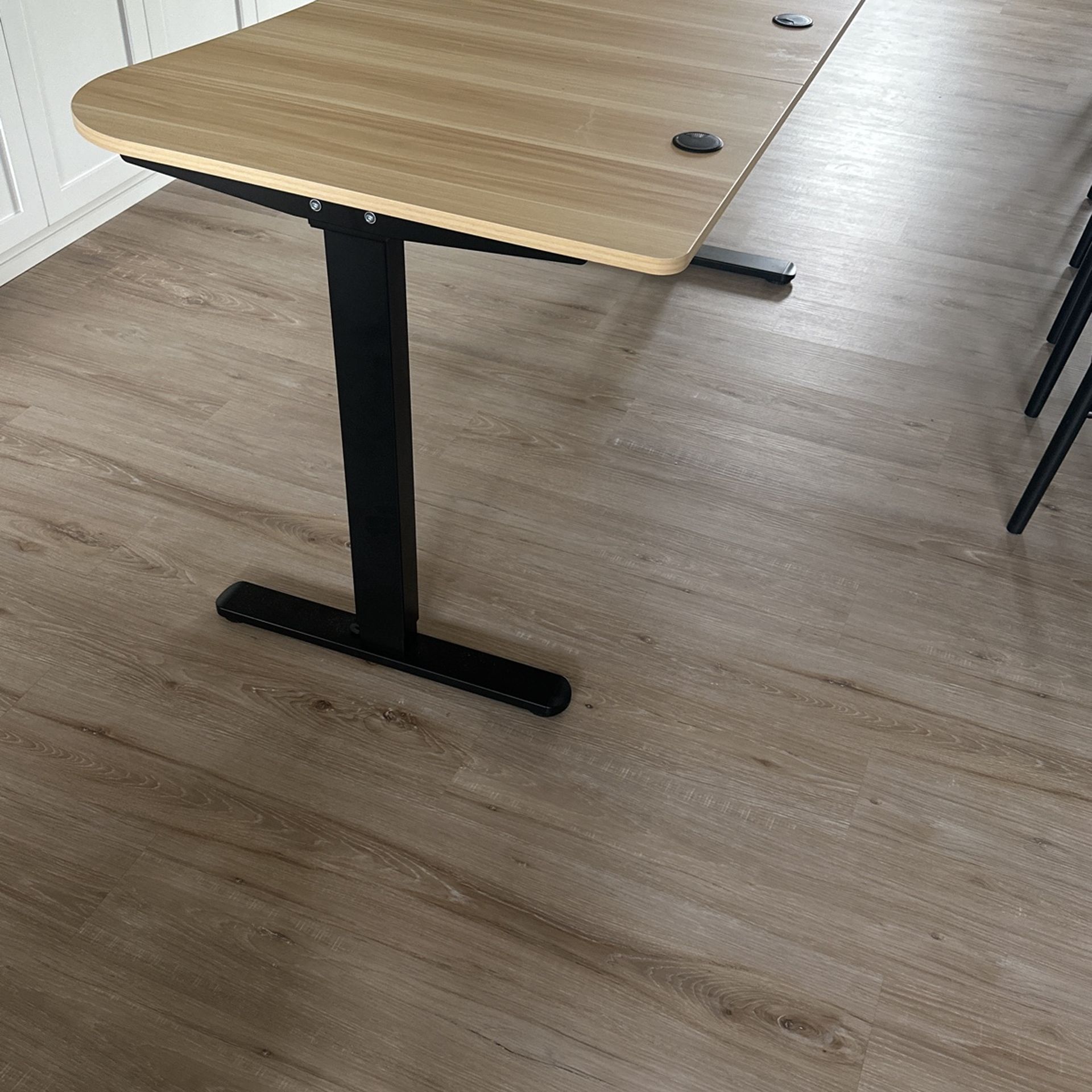 Sit Stand Desk by VIVO 