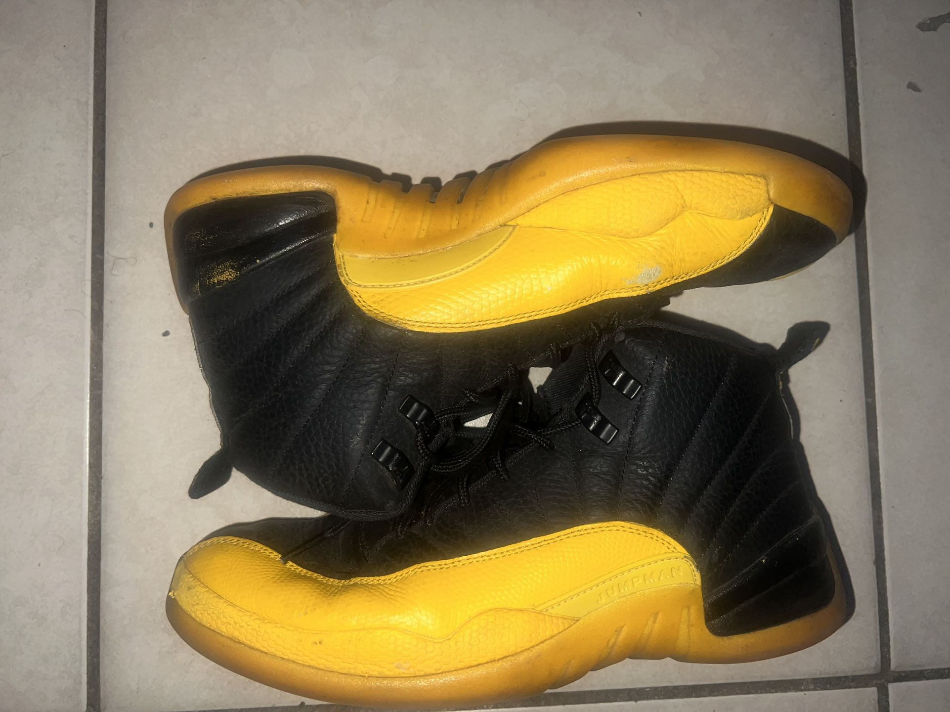 Jordan 12 university gold Used Size 9