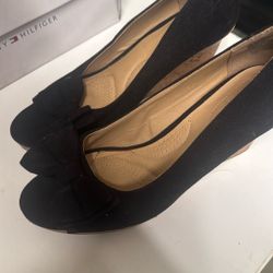 Black Wedges 