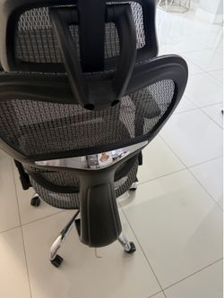 Ergonomic chair