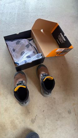 Steel toe work boots