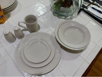 Phillipe Brentwood China - Brentwood Set