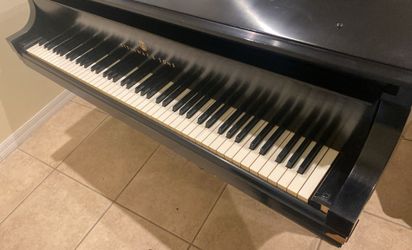 1965 Vintage Steinway & Sons Model M Grand Piano