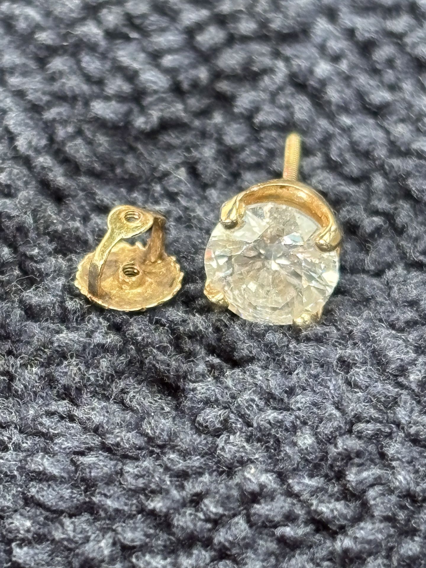 100%Real!! Diamond To Wear Or Put In A Wedding Ring!