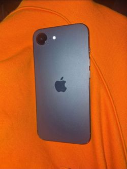 Black iphone 16e