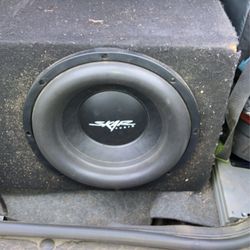 Dual 12inch Skar Audio Subwoofers & Amp 