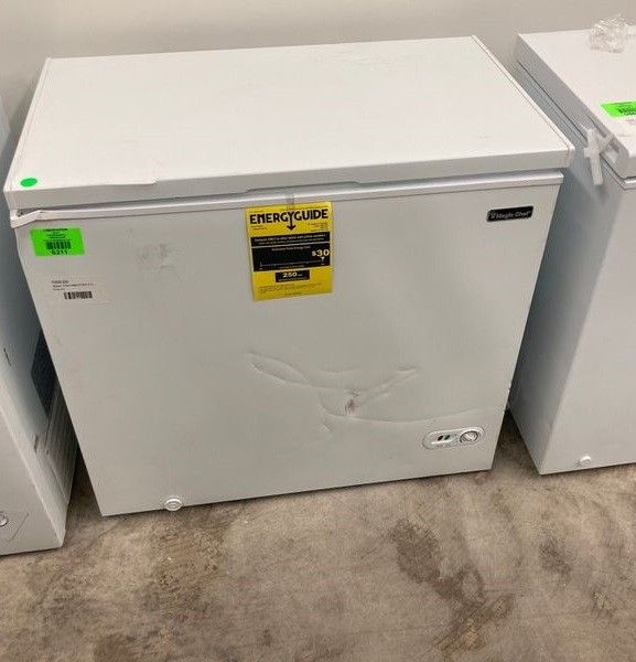 Magic Chef 7.0 Cu Chest DeepFreezer HMCF7W4 7.0 for Sale in San Antonio