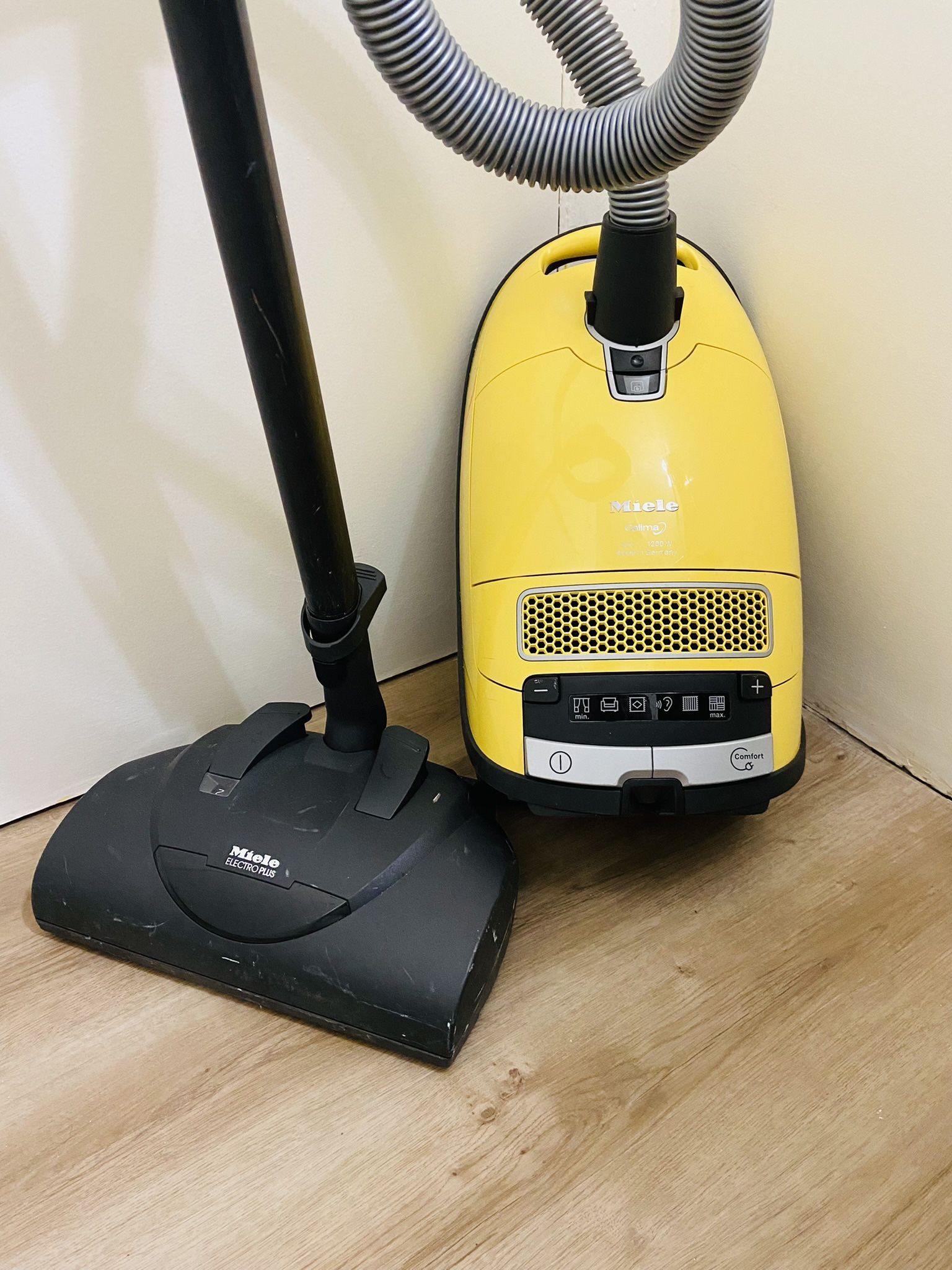 Miele C3 Calima Canister Vacuum Cleaner