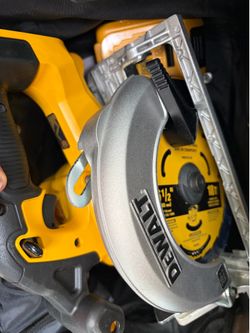 DeWalt saw