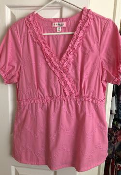 Koi pink scrub top size M