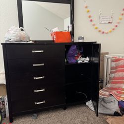 Dresser With Mirror And Storage 
