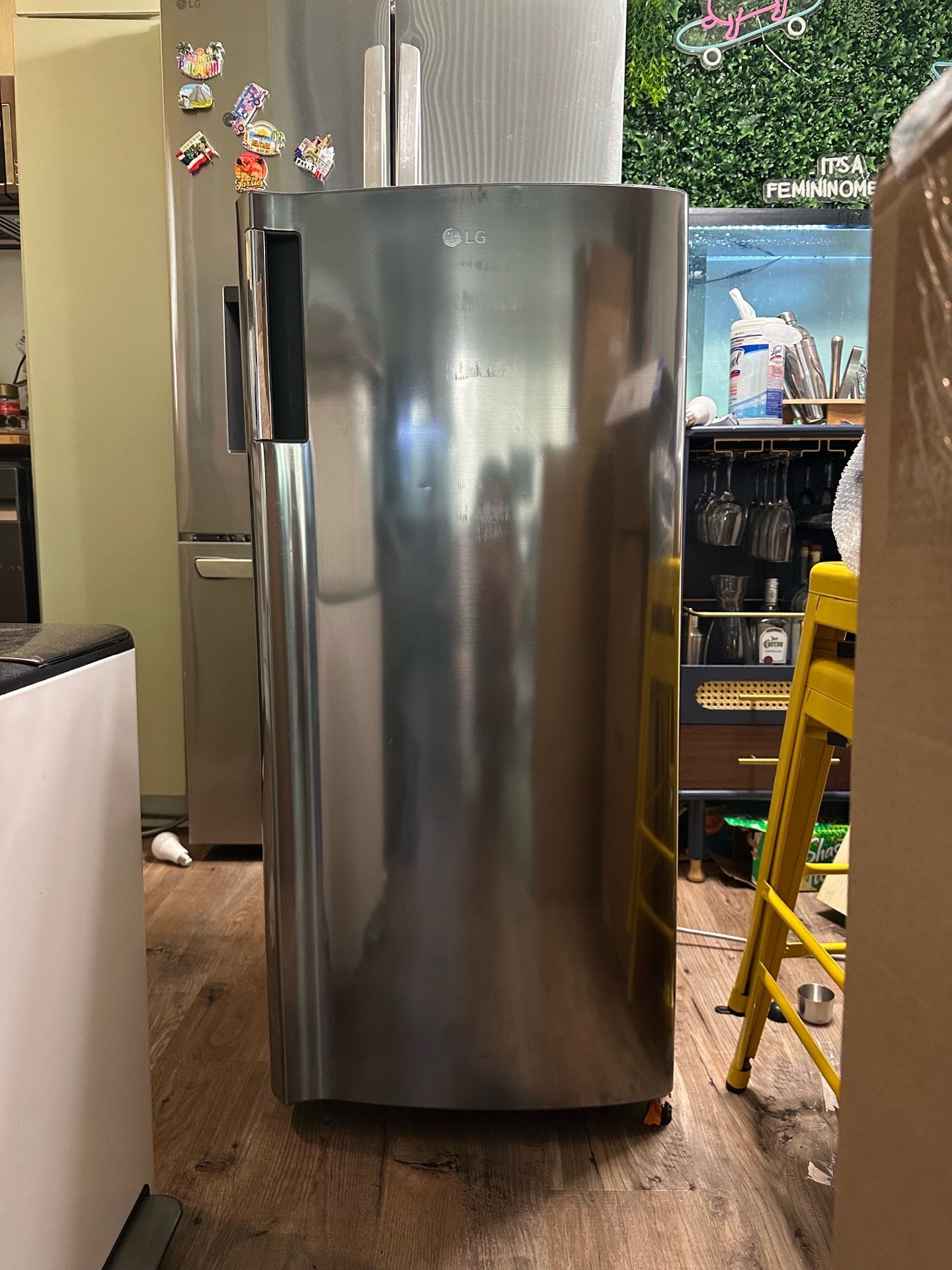 6 cu ft (5.79) LG Stainless Steel Refrigerator / Freezer