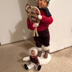 Byers choice carolers with snowshoe 2000 w/ kid