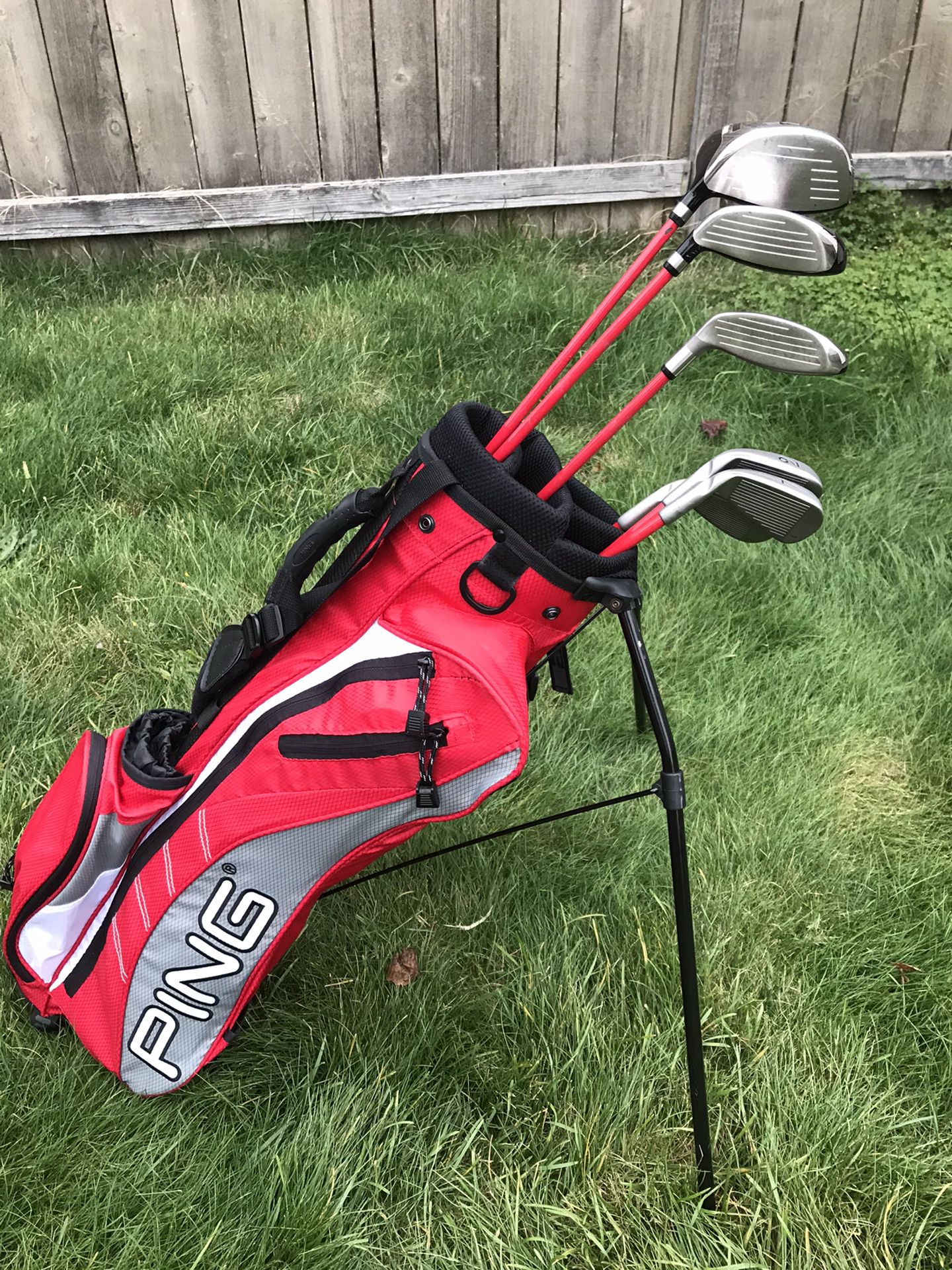 Ping Moxie Kids Golf Clubs Set Driver Irons Fairway Hybrid Carry Bag