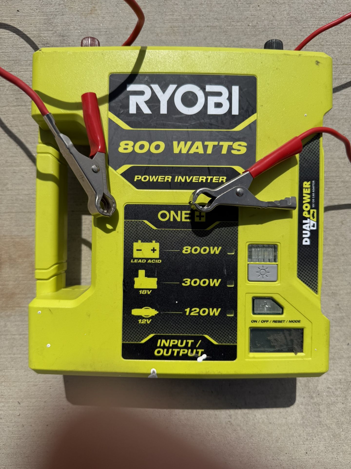 Like New RYOBI Power Inverter 800 Watts