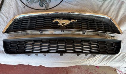 2013 Ford Mustang Grille