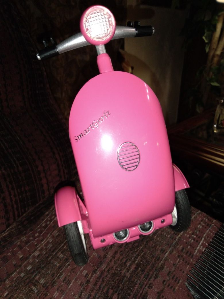 Smart girl scooter/Doll