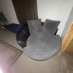 Round Spinable Couch 